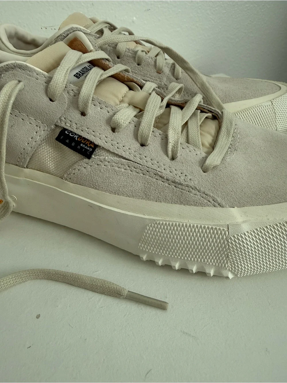 Brandblack Low-Top Sneakers in Cream/Beige